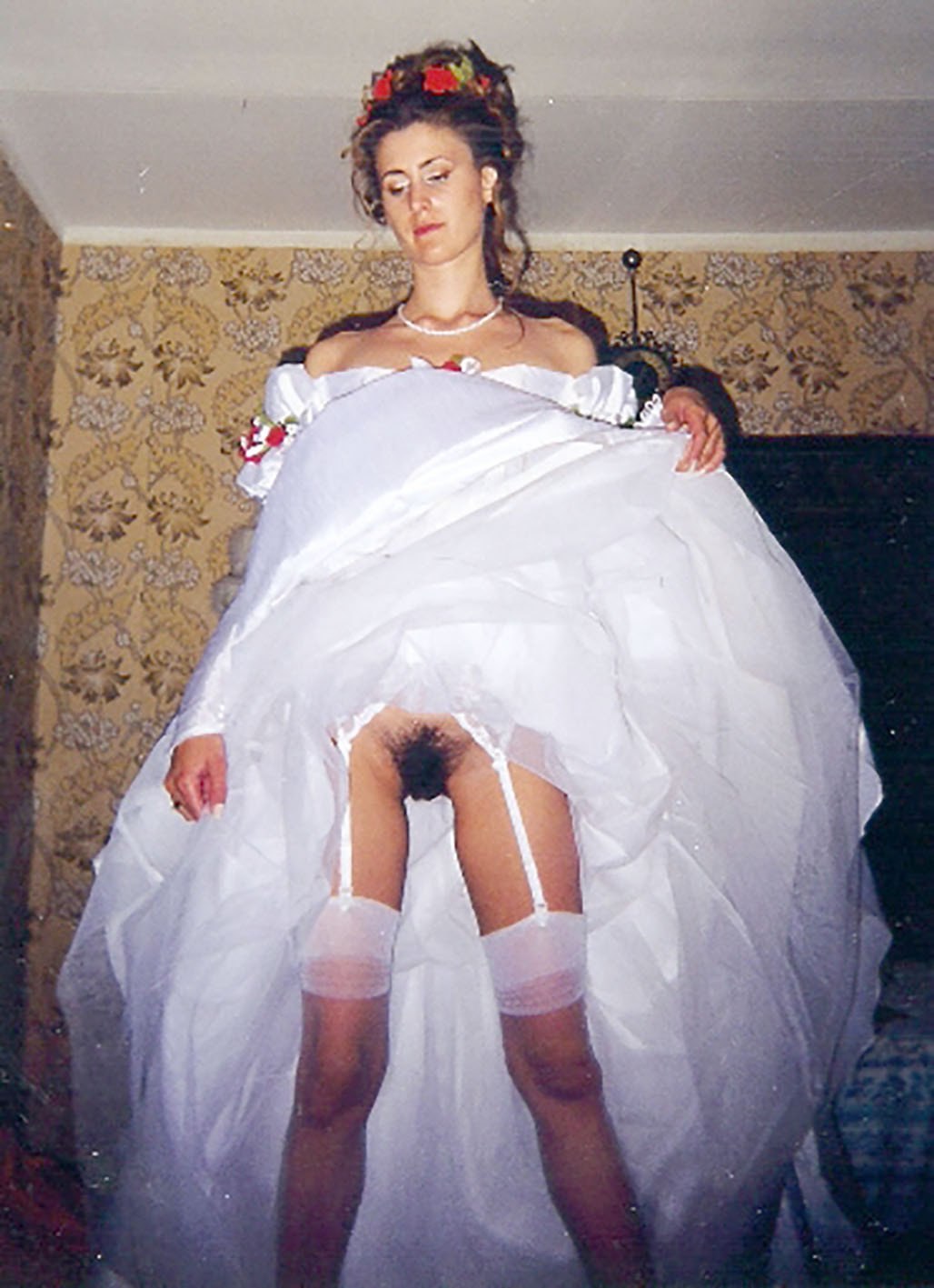 в платье невесты фото голая фото 98