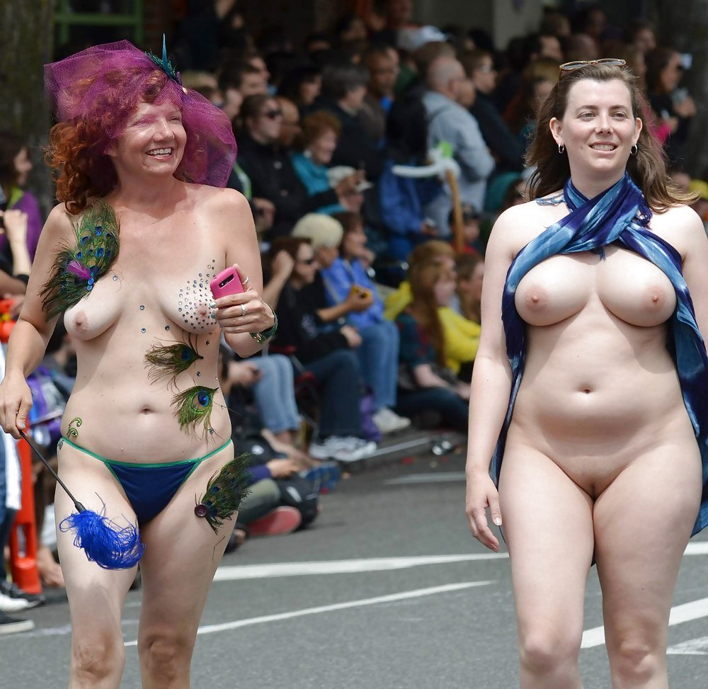 гонки на голых женщинах фото 112