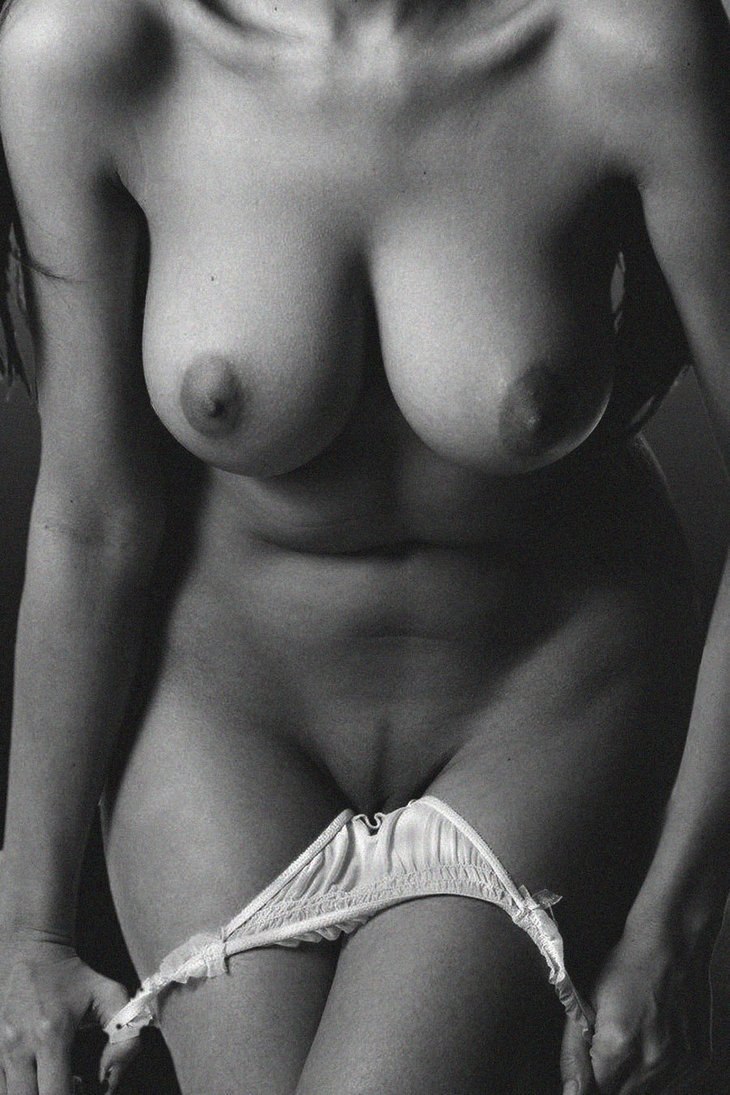 художественные черно белые фото голых девушек