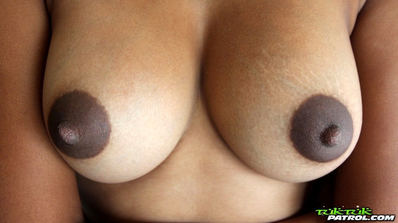 голые соски на грудях женщин фото 58