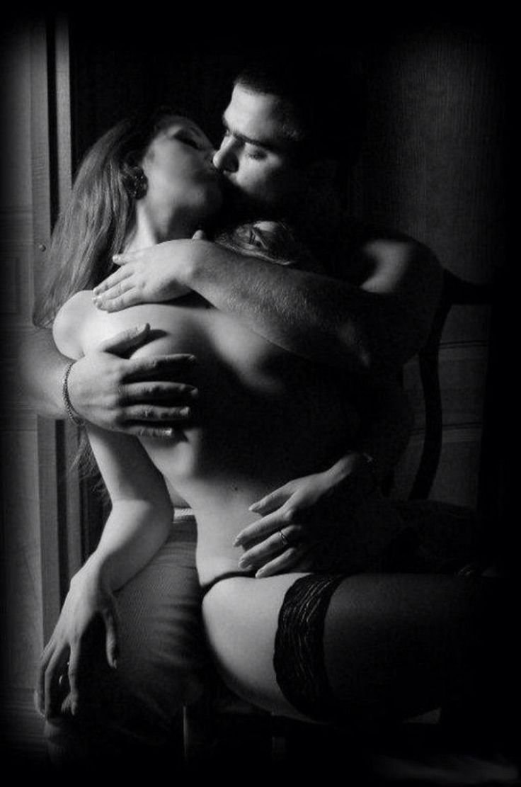 Erotic couples kissing