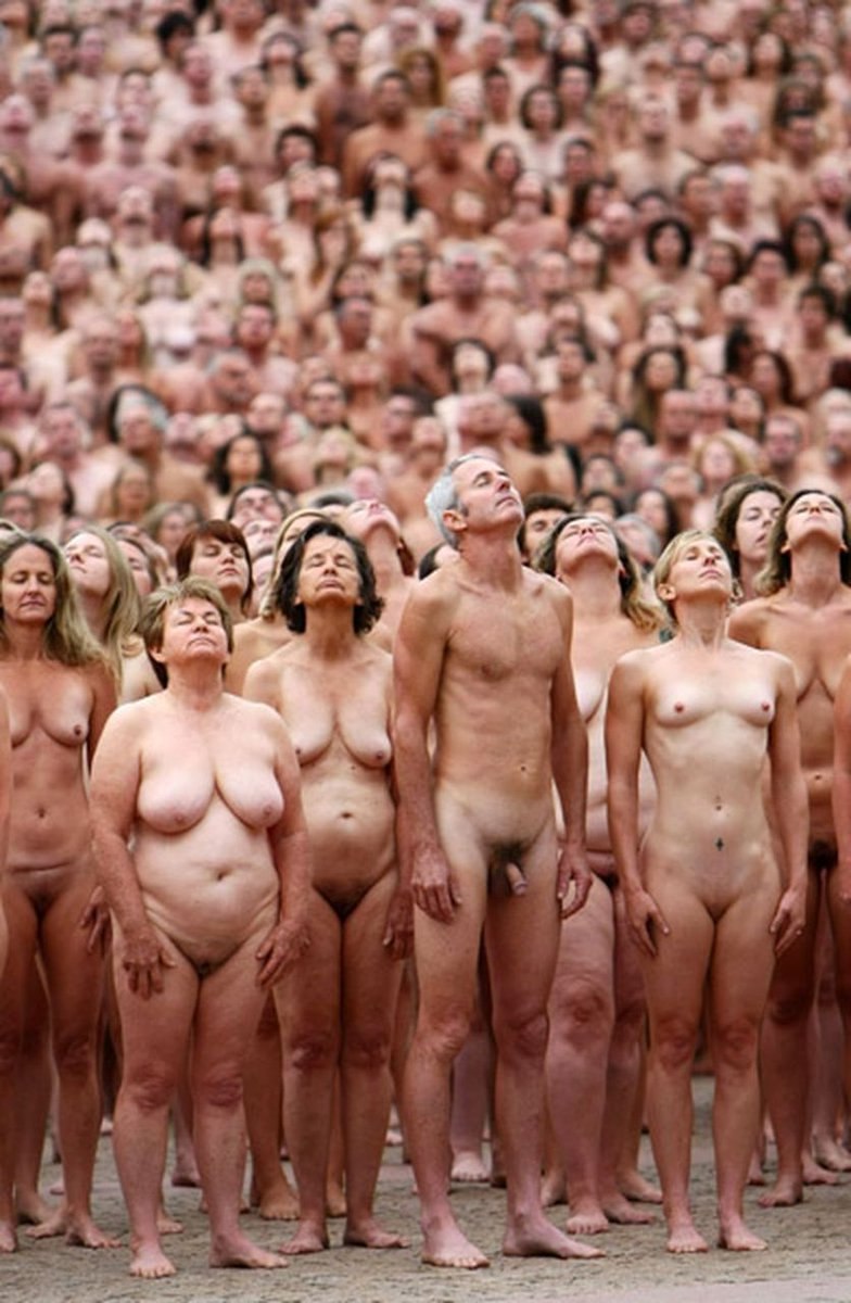 Толпа голых девушек (79 фото) - секс фото