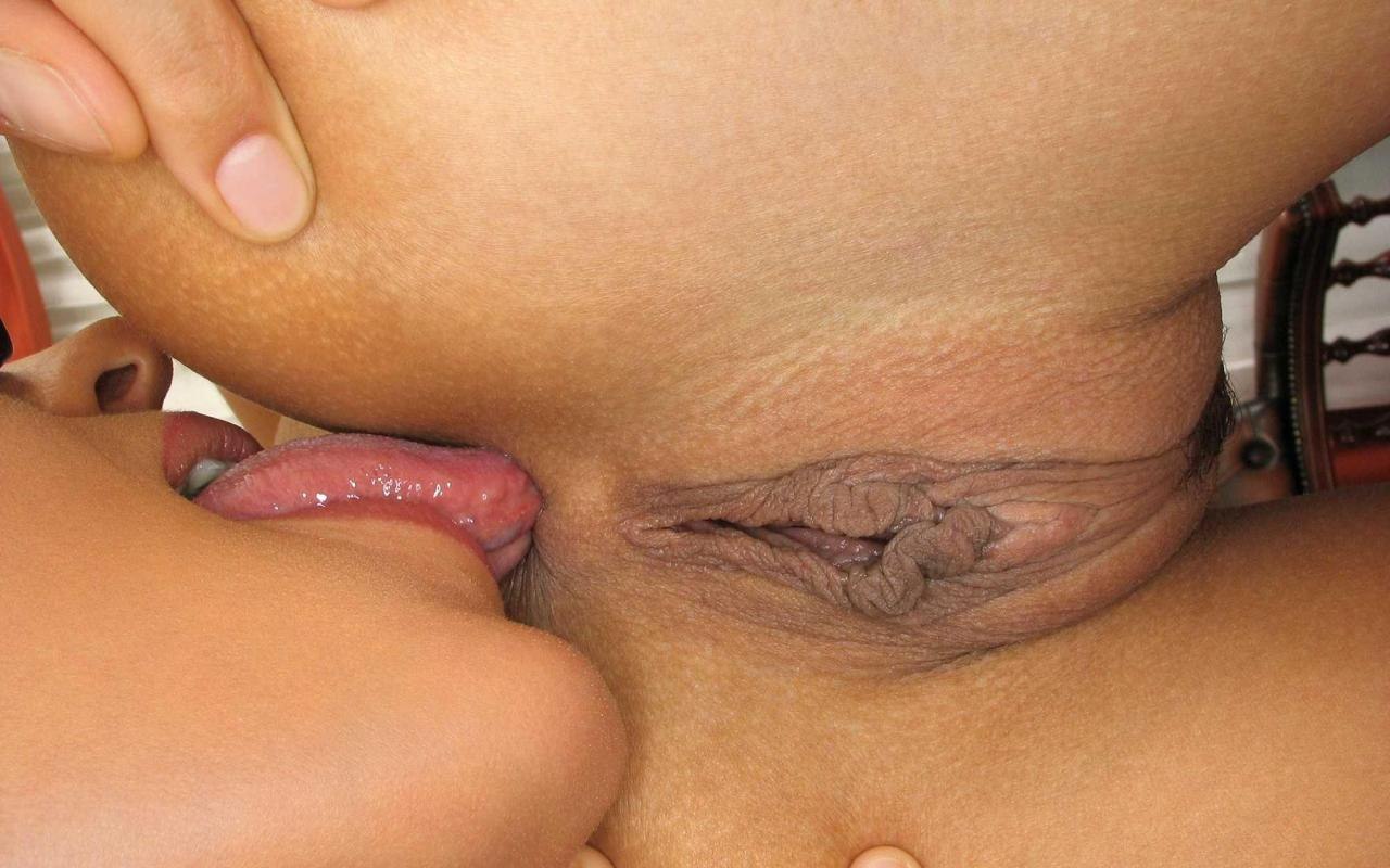 длинный язык в жопу порно фото 65