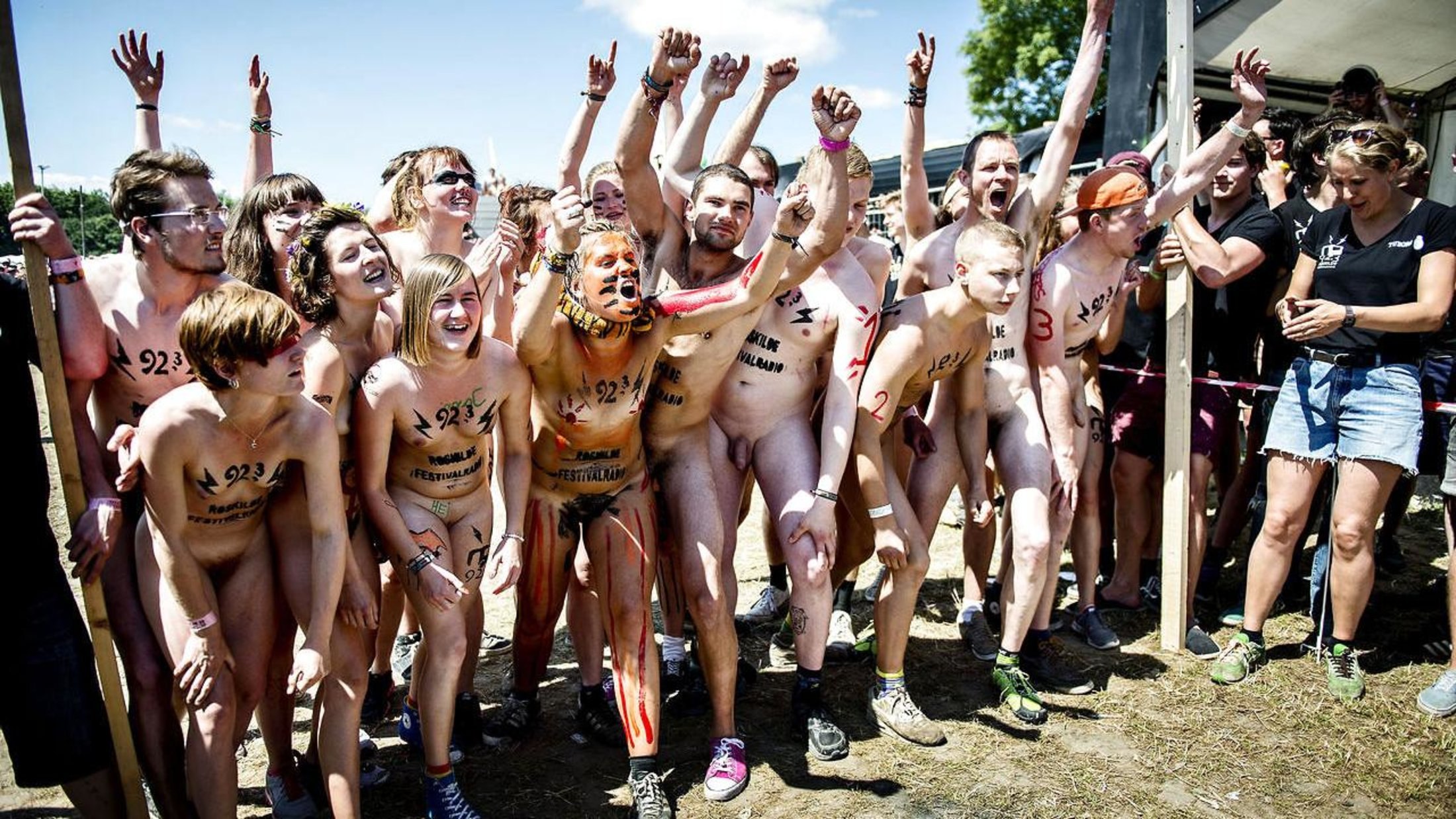фестивали с голыми девками фото 89