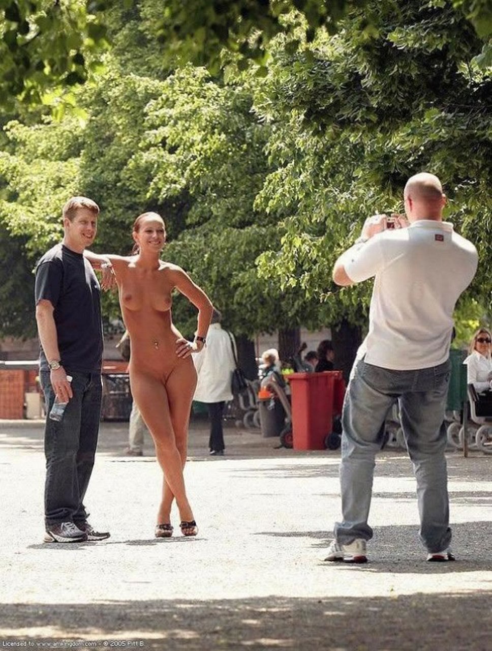 почему женщины ходят голыми фото 119