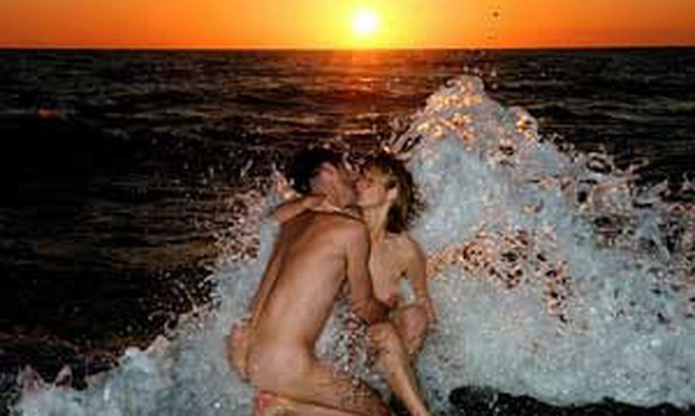 фото голая с парнем на пляже фото 84