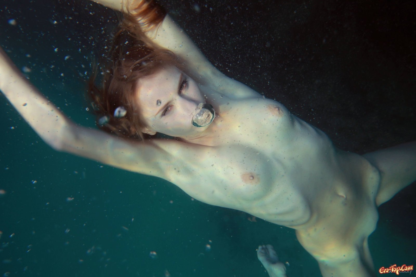 фото под водой женщина голая фото 25