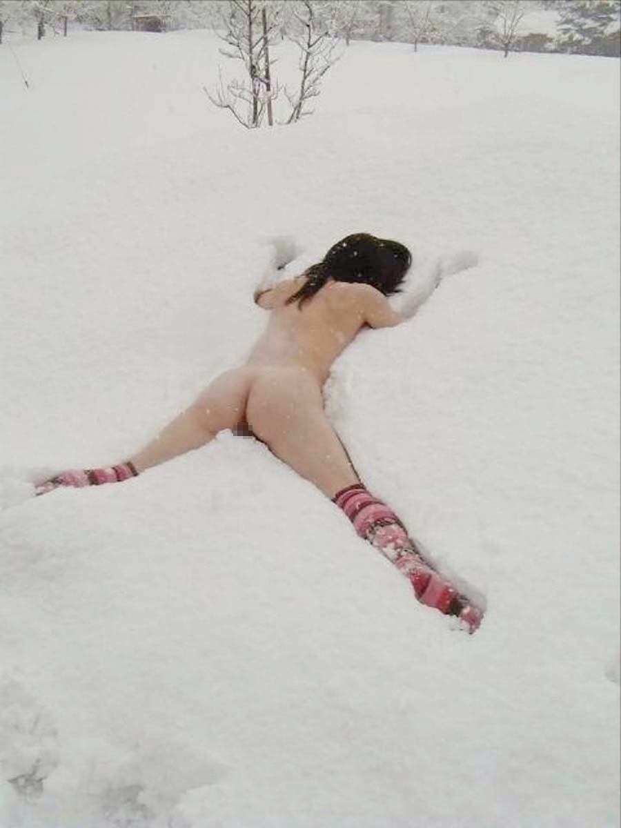 голая на снегу порно фото фото 33