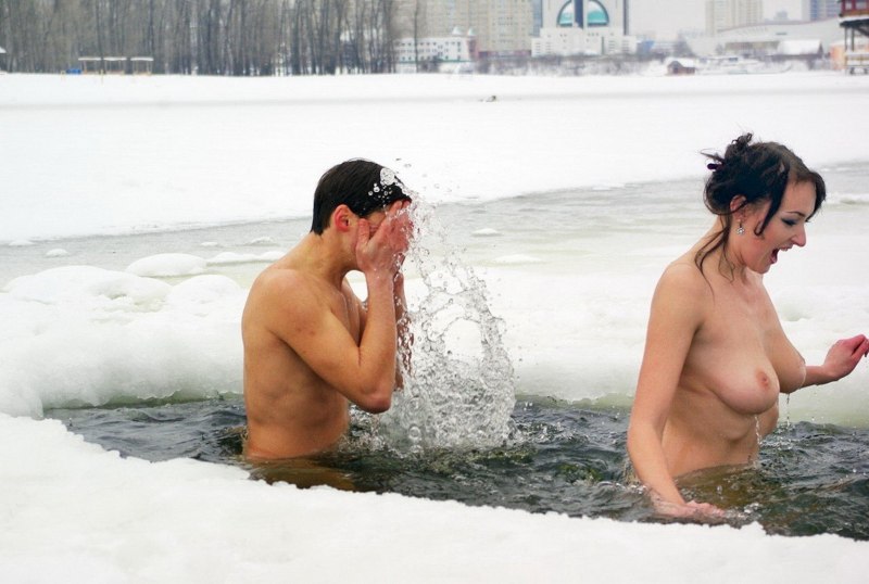 Крещенские купания голышом