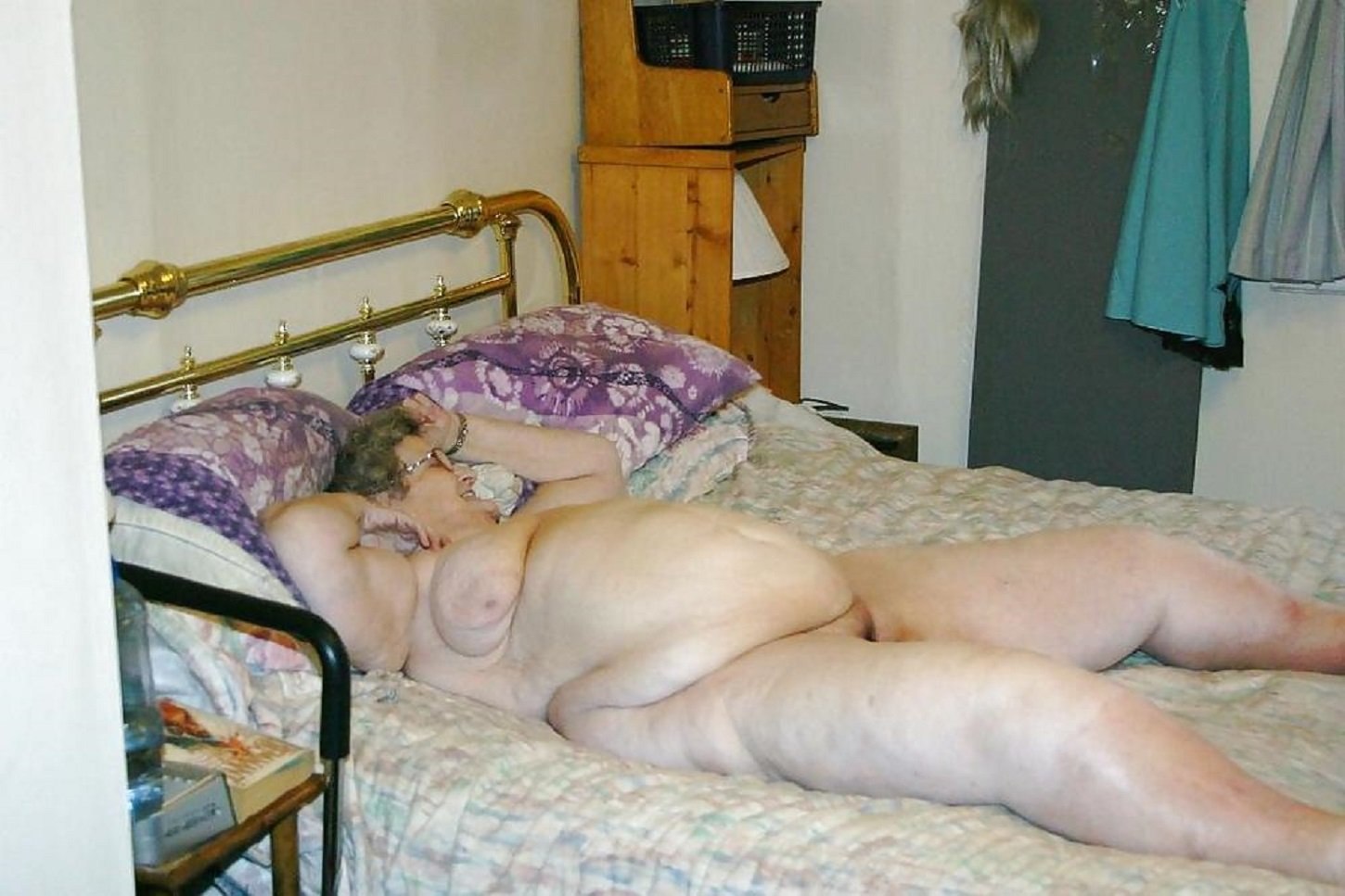 старушки спящие порно фото 10
