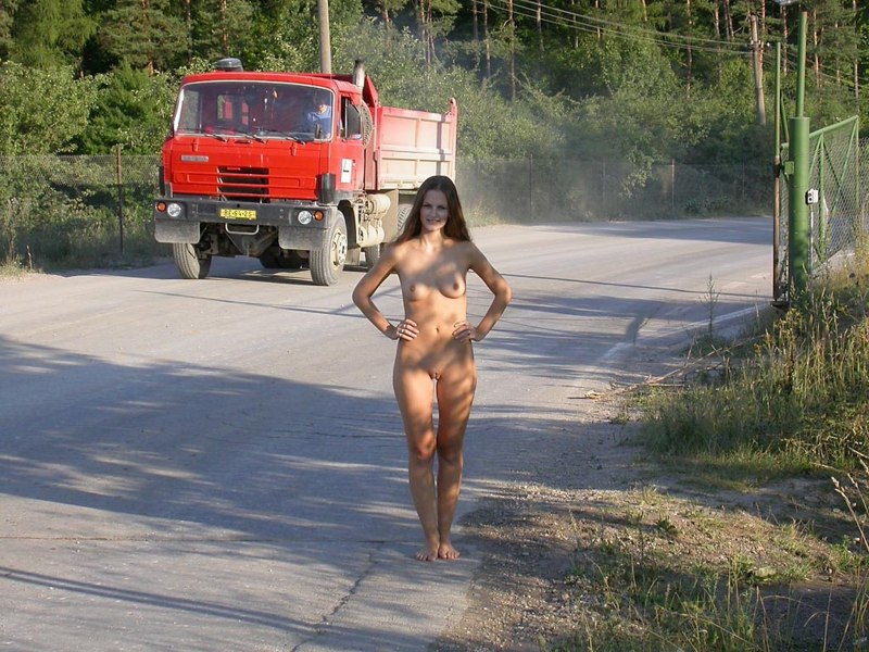 Красотки лесби в машине