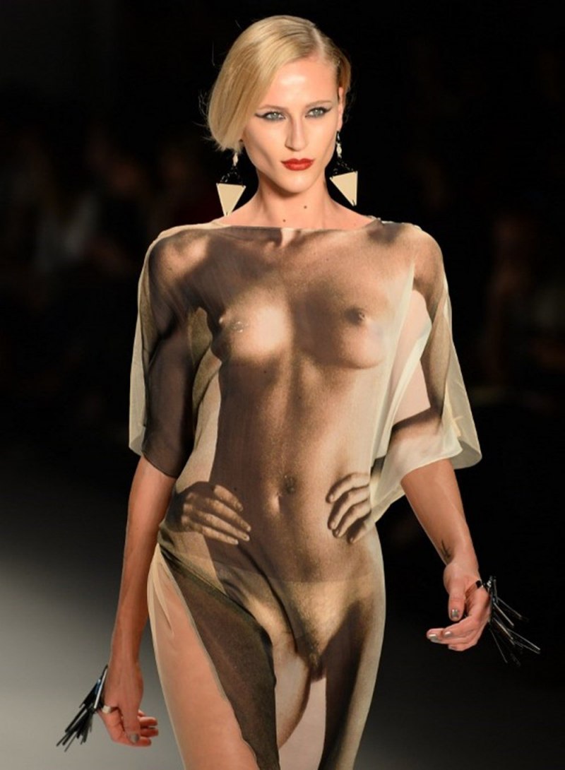 Чарли Ле Минду Charlie le naked